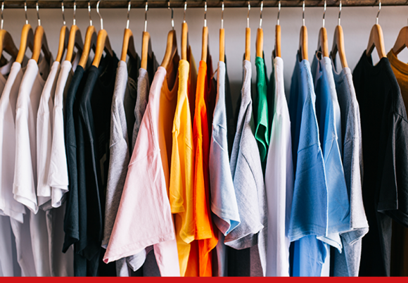 4 perguntas para fazer a si mesma e reorganizar o guarda-roupas sem apego