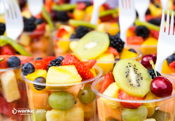 Aprenda a fazer uma saborosa salada de frutas refrescante para o verão