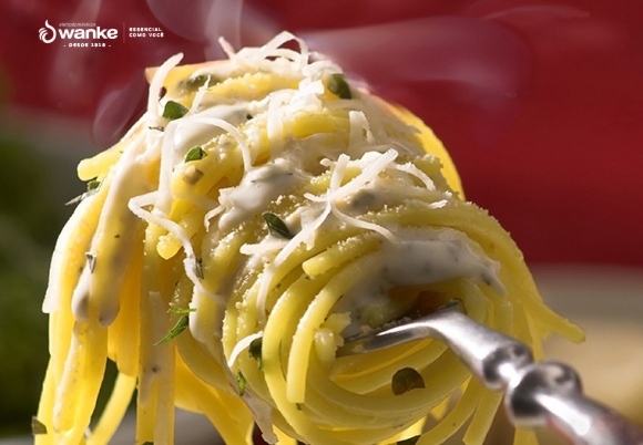 Aprenda a preparar um saboroso Espaguete com Molho de Queijo