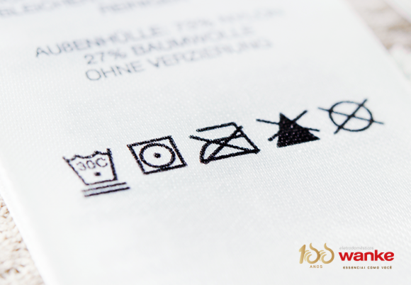SÍMBOLOS – Você sabe o que significam os símbolos nas etiquetas das roupas?